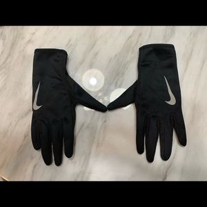 Nike Women’s Gloves